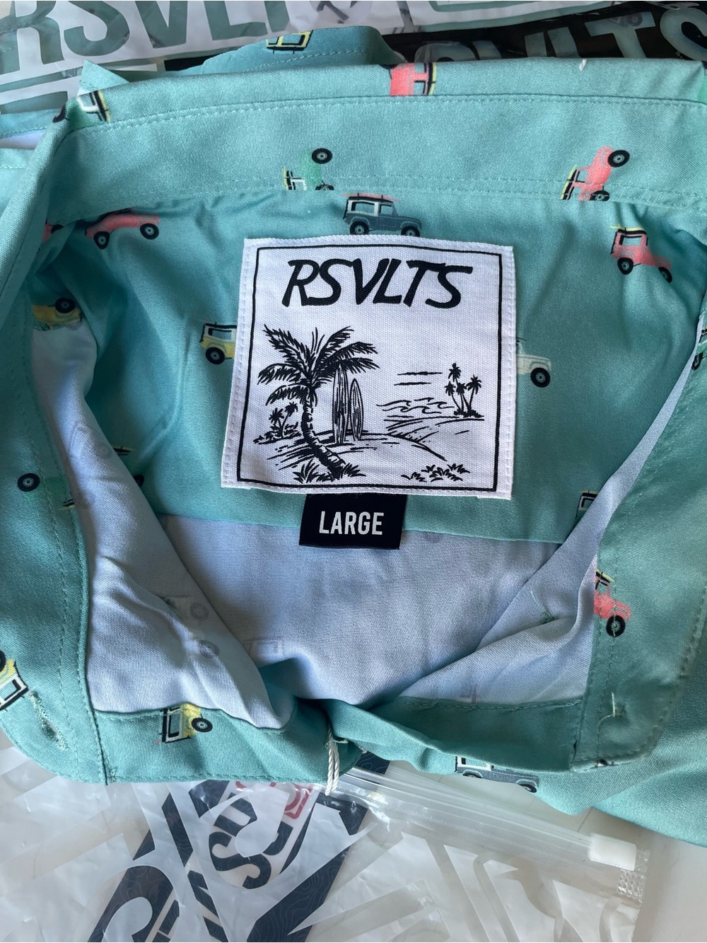 RSVLTS Women’s Teal KUNUFLEX Short Sleeve Shirt with Car Print NWT - Picture 15 of 16